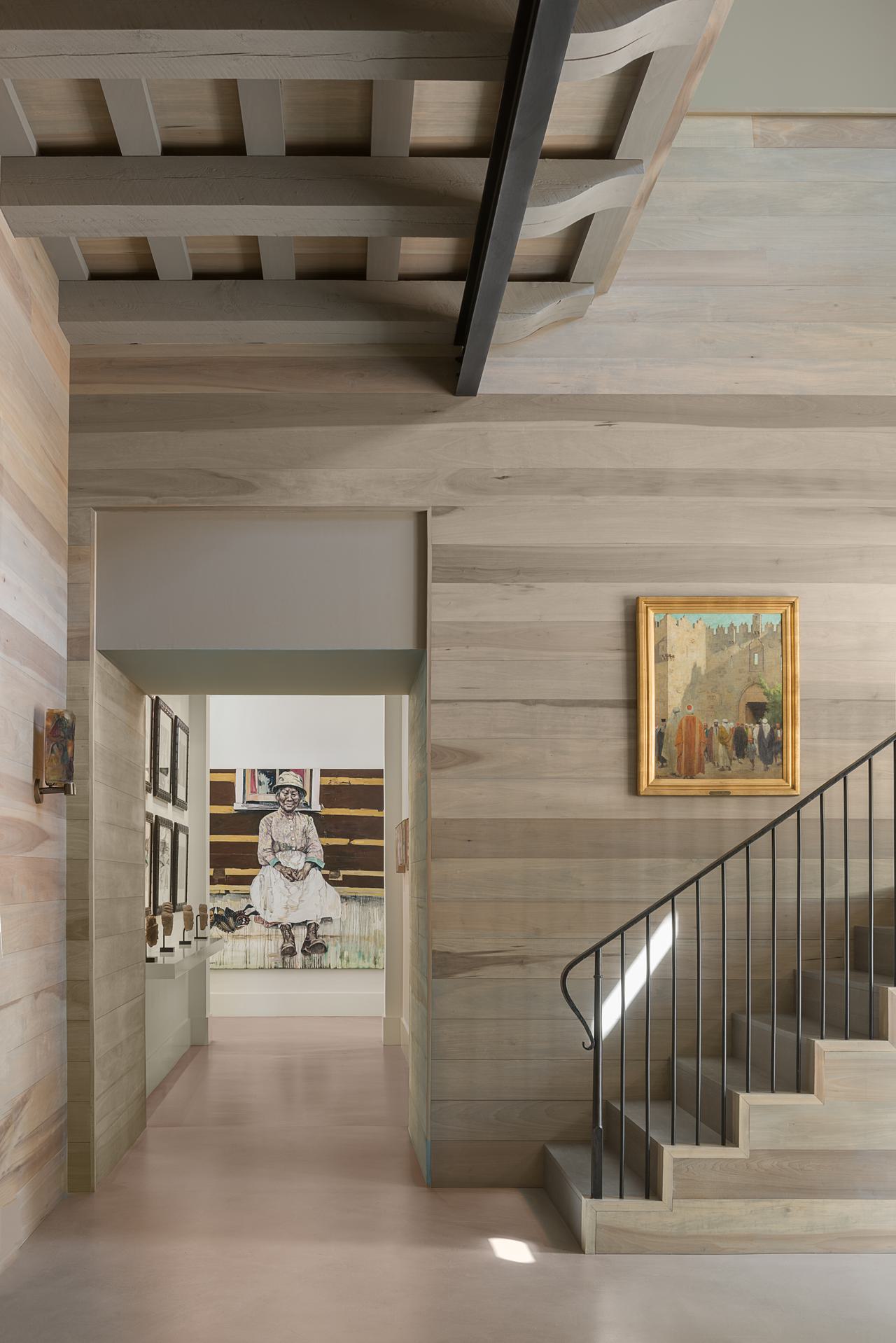 Lake Austin Retreat 03 Entry Hall