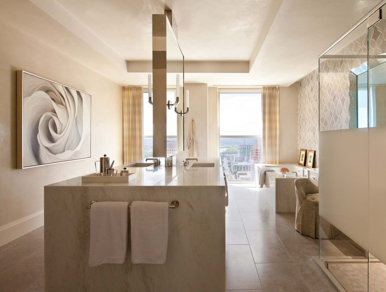 Penthouse 17 Bath