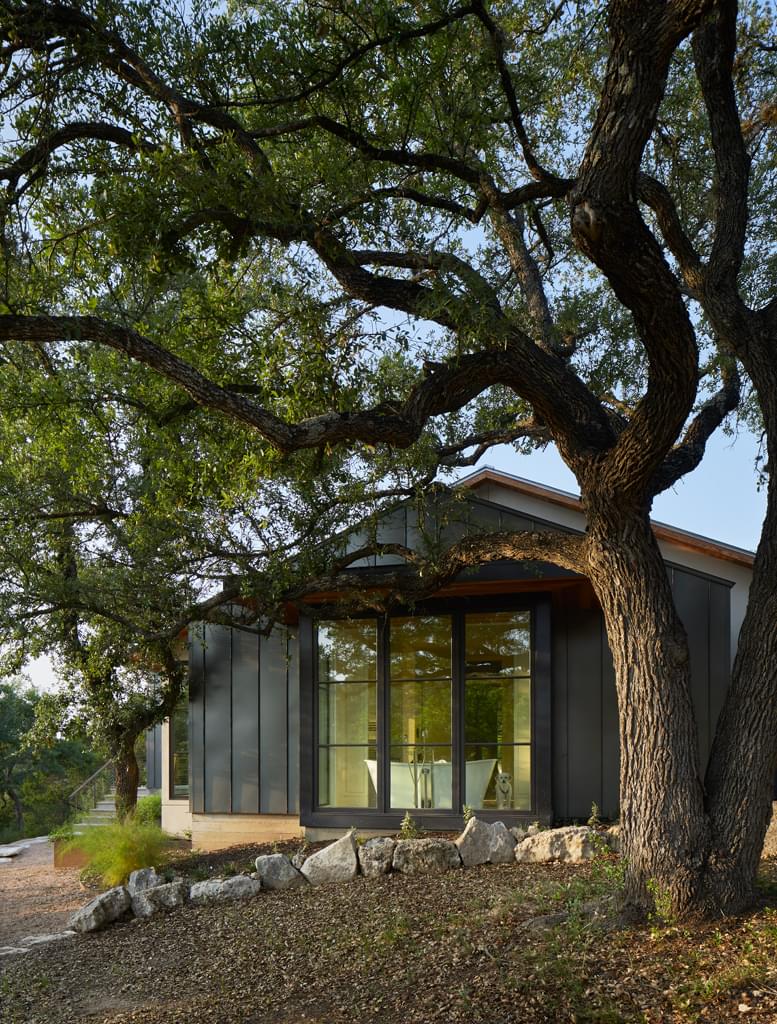 River Hills 16 Exterior